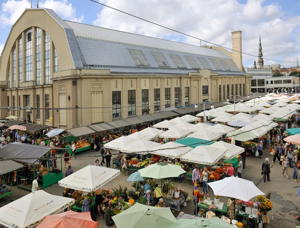 Supermarkets, Shopping Centres and Central Market